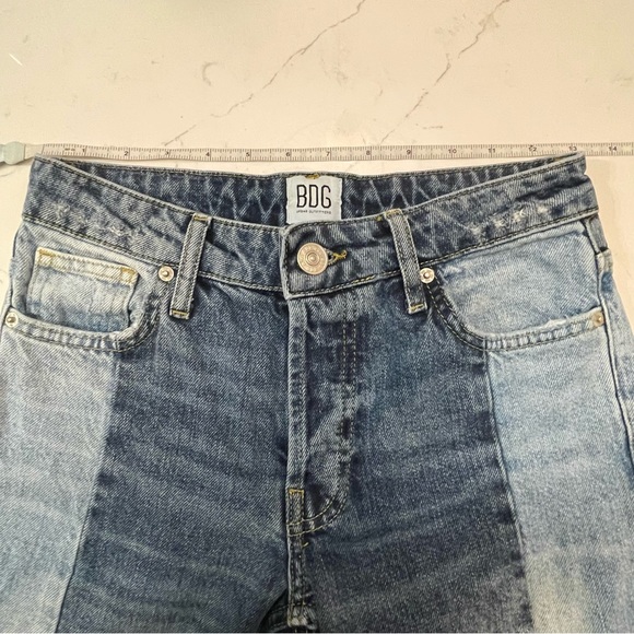 Urban Outfitters BDG jessye two toned mid rise true straight leg jeans 24 - Picture 14 of 16